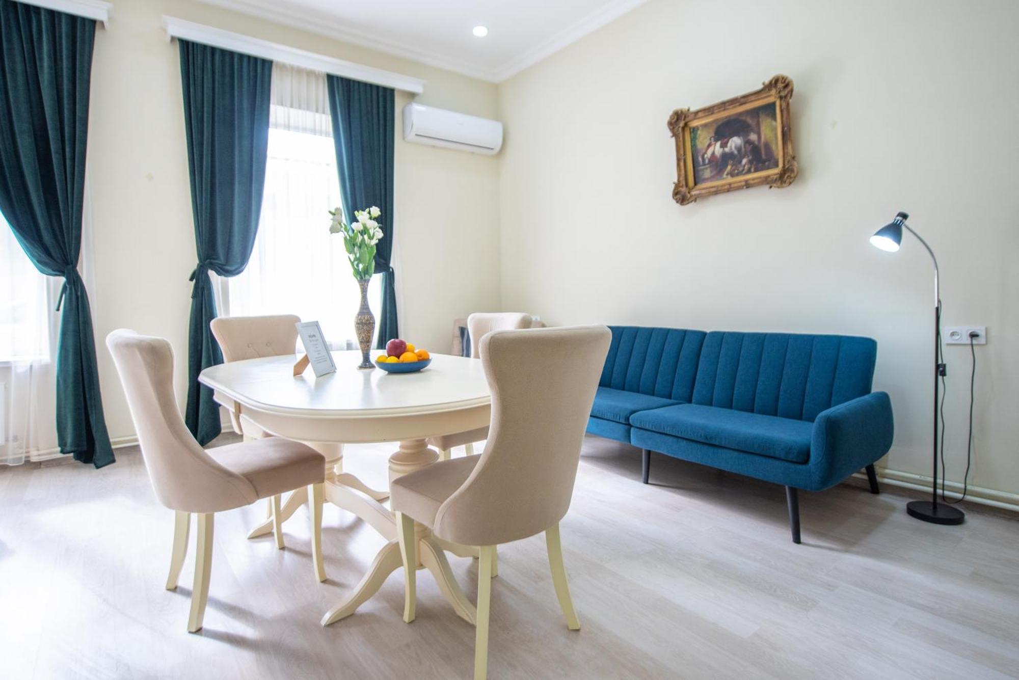Old Town-Booking Apartment Tbilisi Eksteriør bilde